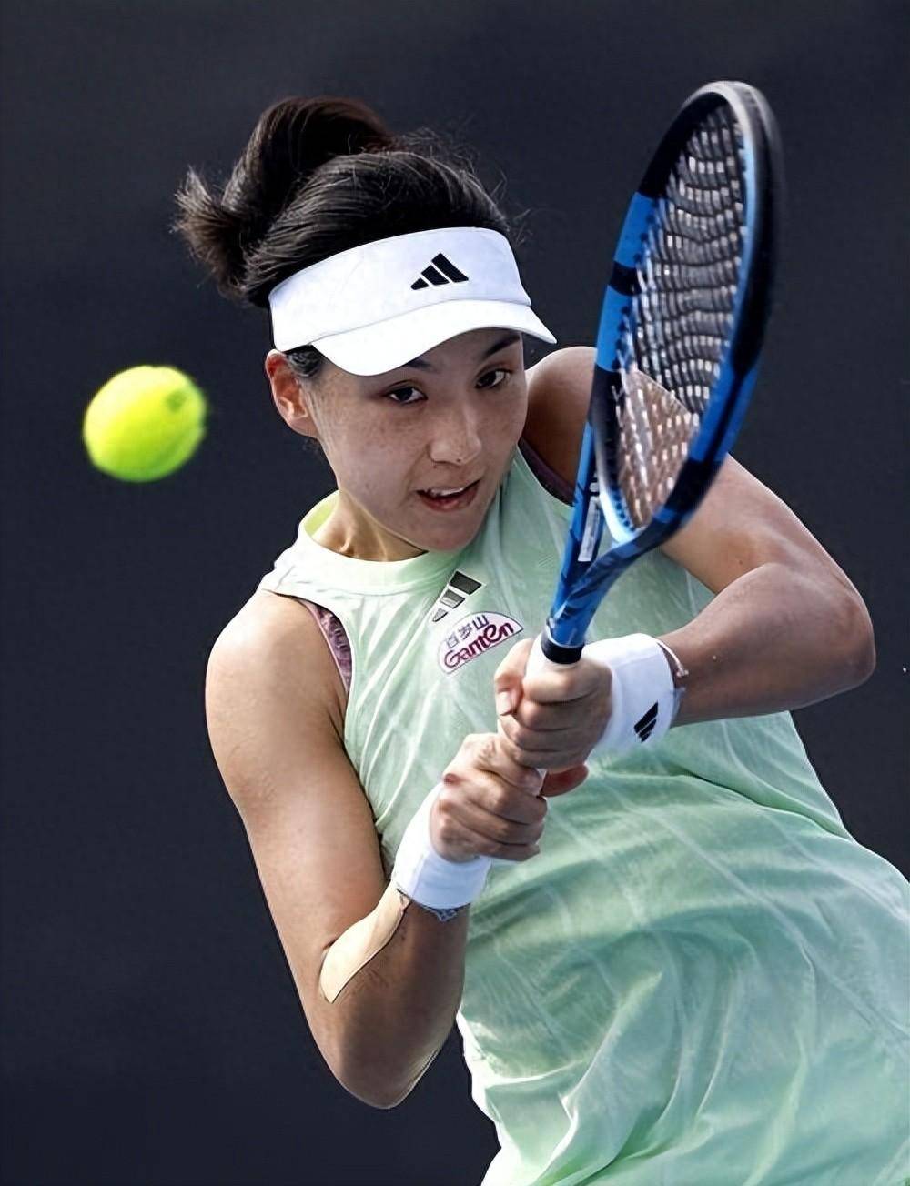 返聚光灯下 返聚光灯下